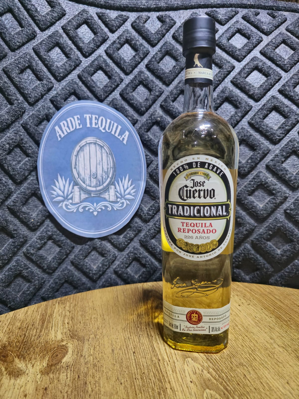 8 Botellas Tradicional Reposado 950ml