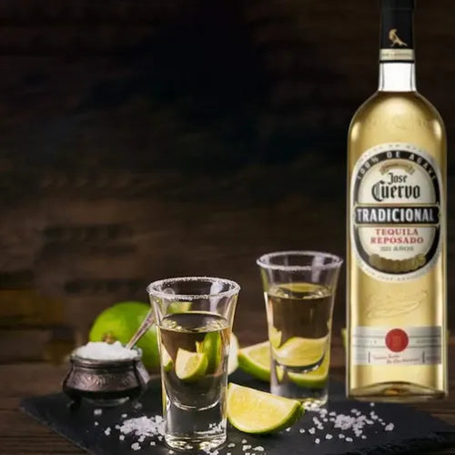 1 Botella 1800 Cristalino 700ml y 2 Botellas Tradicional Reposado 950ml