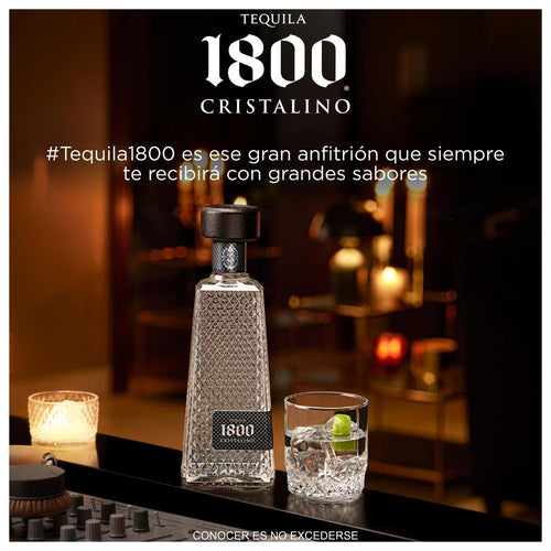 1 Botella 1800 Cristalino y 1 Botella Buchanan's 12